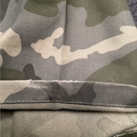 Jeanetix mens camouflage cargo pants, size W44/L33 inches - Picture 9 of 11